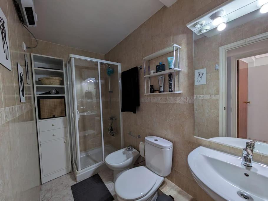 Acogedor Apartamento Y Parking Madrid Exterior foto